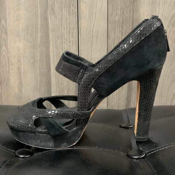 White House Black Market Black Faux Snake Skin Chunky Heel Open Toe Shoes 6.5M - Picture 10 of 12